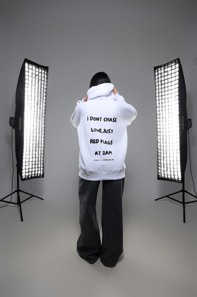 I dont chase love  Oversized Hoodie