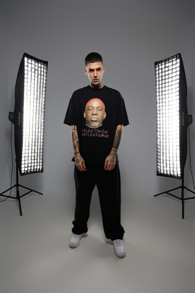 Parrty like Rodman oversized tee